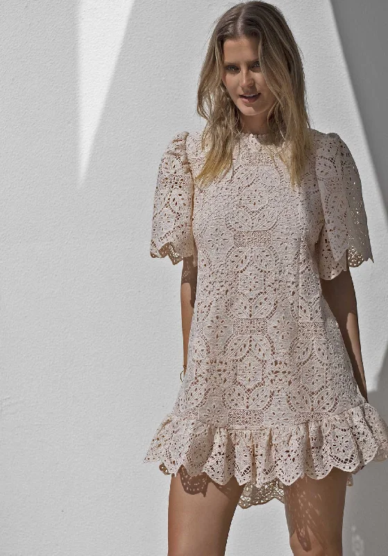 Lonely Diamond Lace Dress